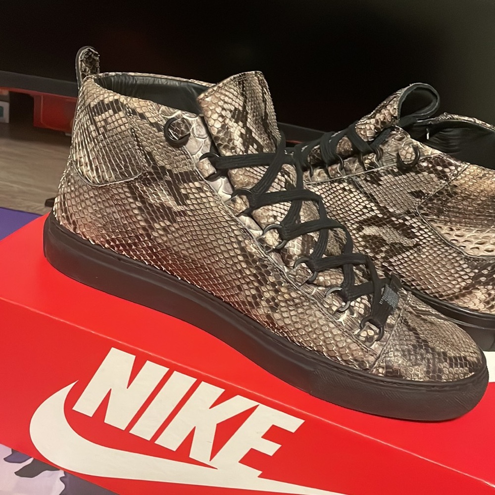 Authentic balenciaga snake skin arenas - Picture 3 of 5